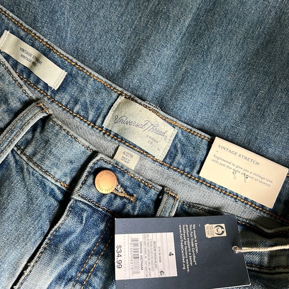 Universal Thread™ Vintage Straight Jeans - Medium Wash - Picture 6 of 6